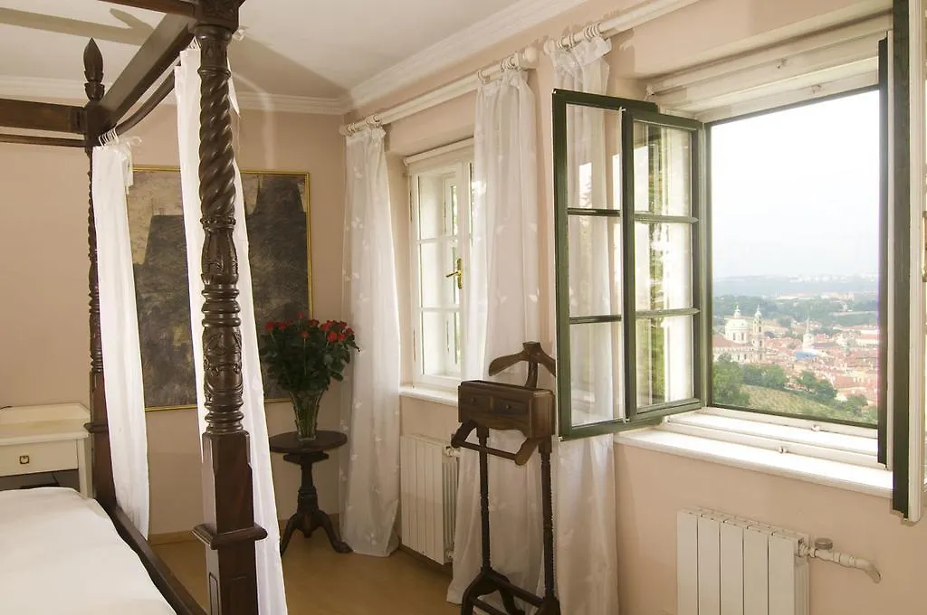 Apartament Nebozizek Hotel A Restaurant Praga Czechy
