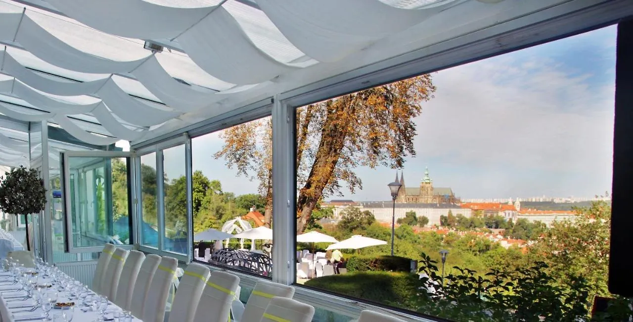 Nebozizek Hotel A Restaurant Πράγα Διαμέρισμα